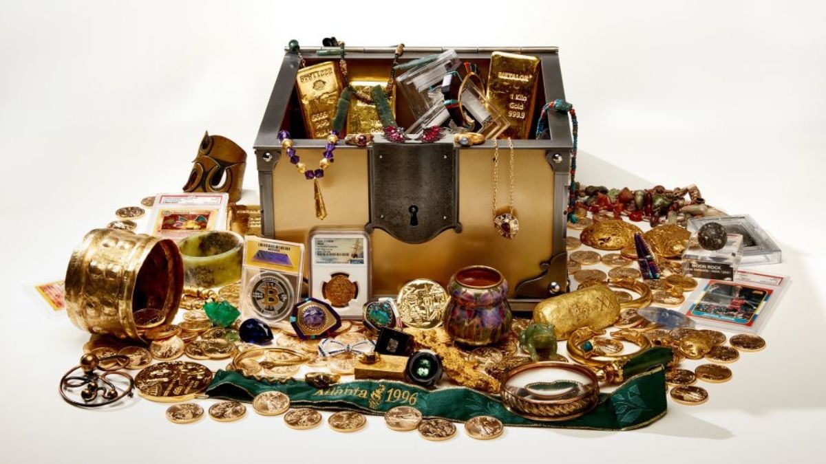 Un hombre esconde 5 cofres con oro y joyas valorado en 2 millones de dólares y da pistas para encontrarlos