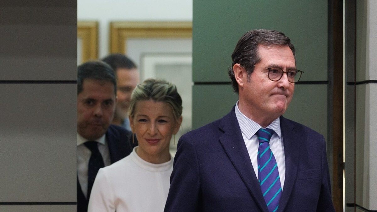 La CEOE asegura que el registro horario que quiere impulsar Trabajo es “dinamita”