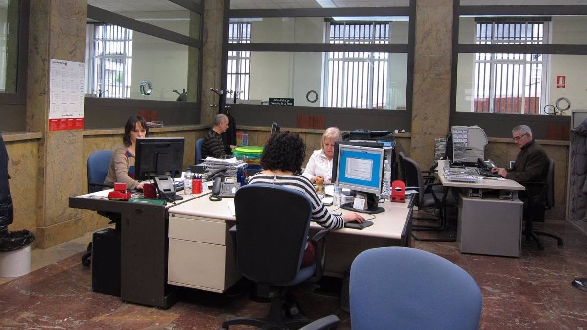 Los funcionarios cobrarán más en 2025 y recibirán una ‘paguilla’ extra por los efectos retroactivos