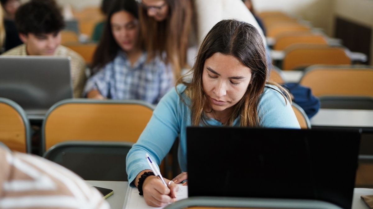 Las 5 mejores herramientas de inteligencia artificial para estudiar: ventajas y desventajas