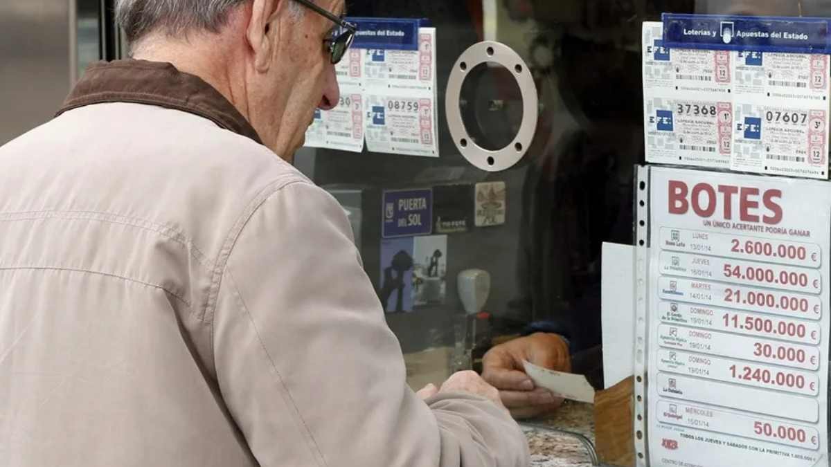 Un hombre gana más de 9 millones de euros en la lotería y sigue mirando hasta el precio de unos calcetines: gasta su fortuna de una forma única