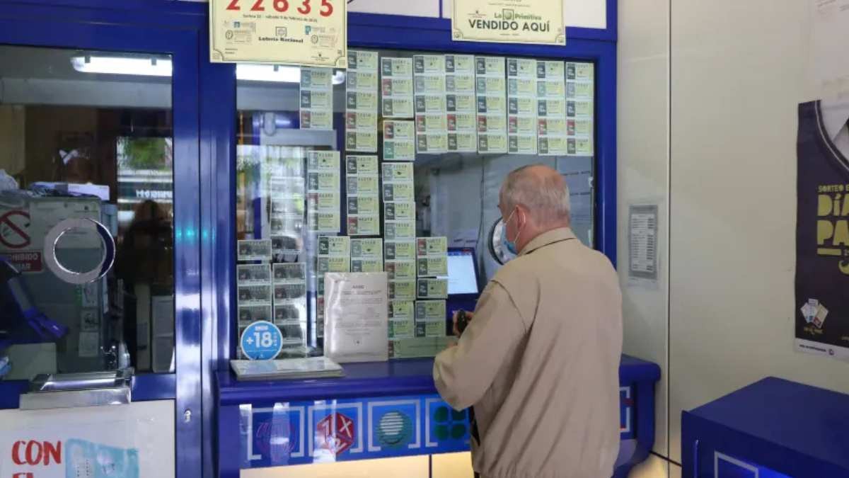 Un hombre gana un premio de más de 1.800 euros en la lotería y pocos días después alguien se lo roba cobrando su dinero de forma fraudulenta