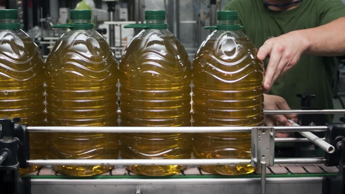 La rebaja en el precio del aceite de oliva virgen extra de una premiada marca: 15 litros a precio de ganga