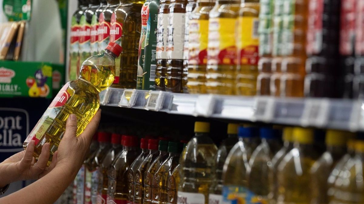 El baratísimo precio del aceite de oliva virgen extra de este supermercado: 5 euros el litro
