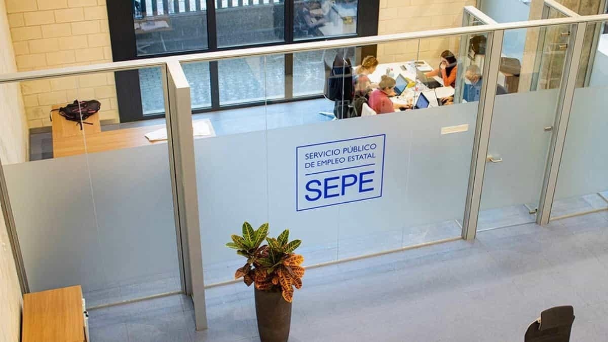 La ayuda del SEPE de 600 euros para hacer cursos de formación para desempleados y trabajadores y que puedes pedir en diciembre