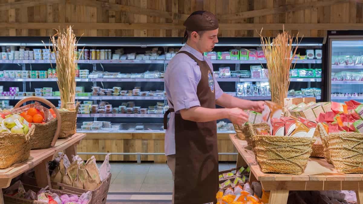 La patronal de Carrefour y El Corte Inglés denuncia que el 80% de las cadenas no encuentran personal