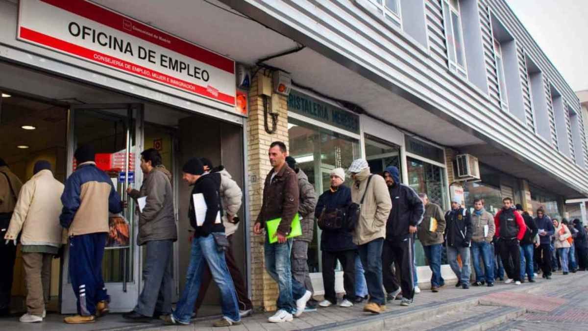 Nueva bajada del paro juvenil en España: esta es la cifra que marca el desempleo en los menores de 25 años