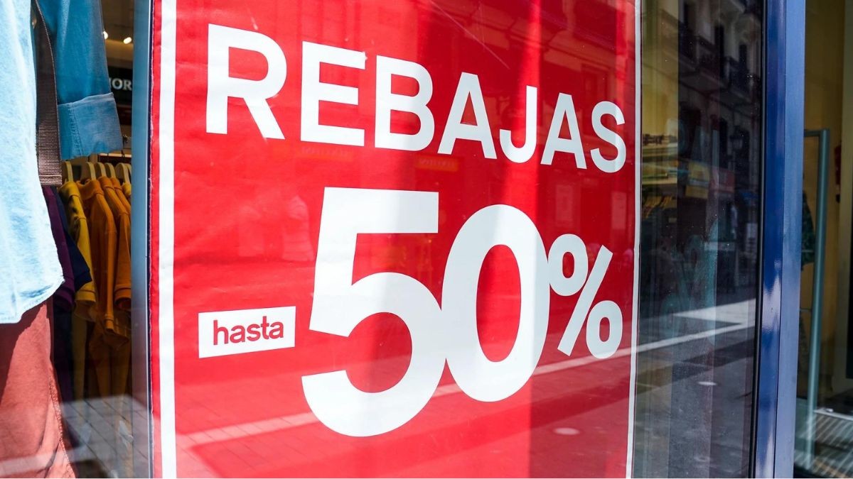 ¿Cuándo empiezan las rebajas de enero de 2025? Horarios de Zara, Mango, Cortefiel, El Corte Inglés…
