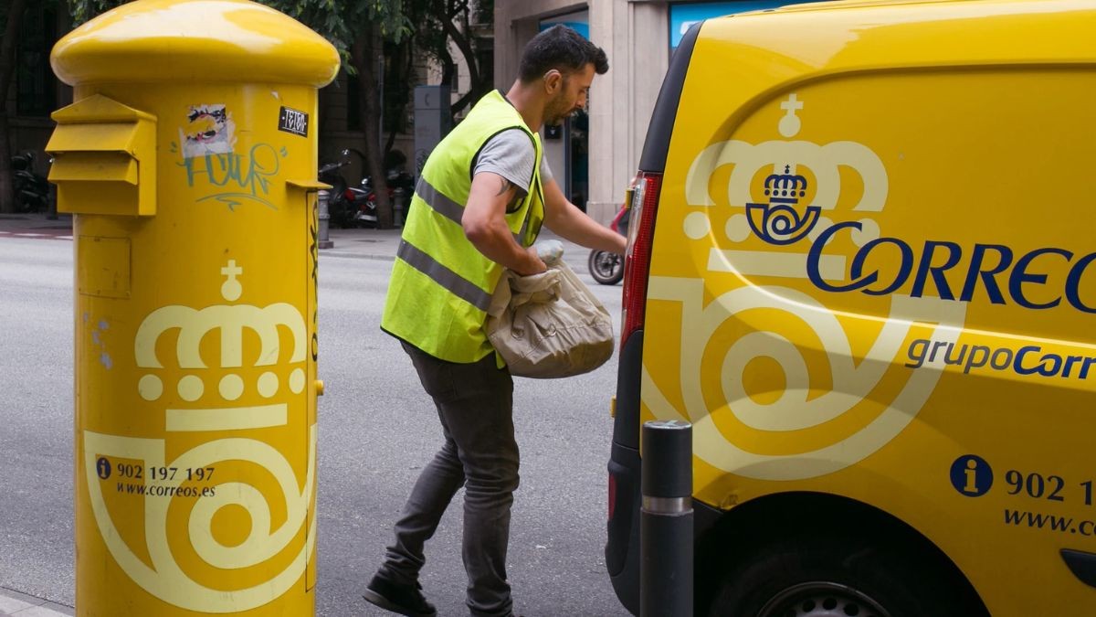 Correos reduce la jornada laboral a 35 horas para sus funcionarios y aprueba un plan de salidas anticipadas