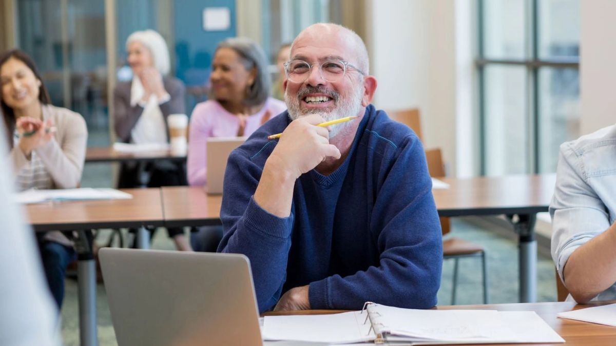 El nuevo curso gratis del SEPE para mayores de 45 años: ayuda a conseguir empleo con sueldos altos