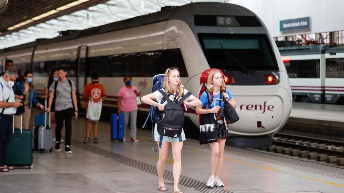 Renfe avisa: ya están disponibles los abonos gratuitos y así puedes conseguirlos