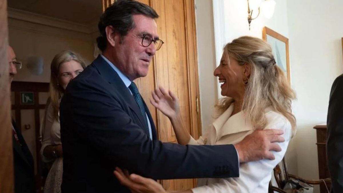 Garamendi avisa a Díaz y complica el acuerdo para subir el SMI: “sólo da titulares”