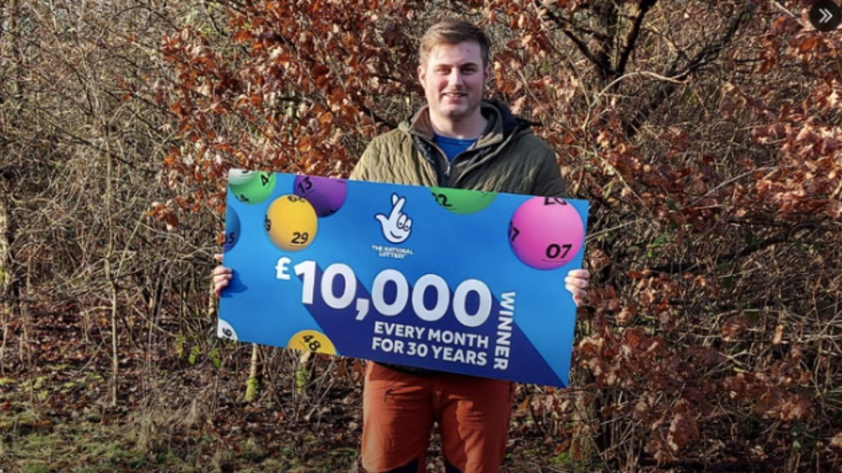 Un joven de 21 años gana la lotería y deja su empleo: ahora gana 11.000 euros al mes y trabaja en lo que siempre ha soñado