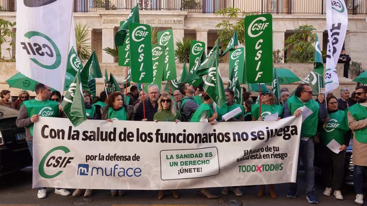 CSIF se manifiesta por los funcionarios: exigen solución a los problemas de Muface y piden mejoras laborales para los empleados públicos
