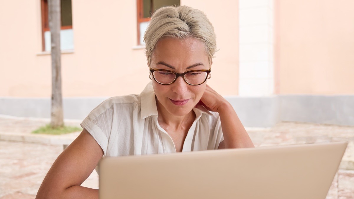 El curso gratis del SEPE que puedes hacer este febrero si tienes 45 años o más y estás desempleado