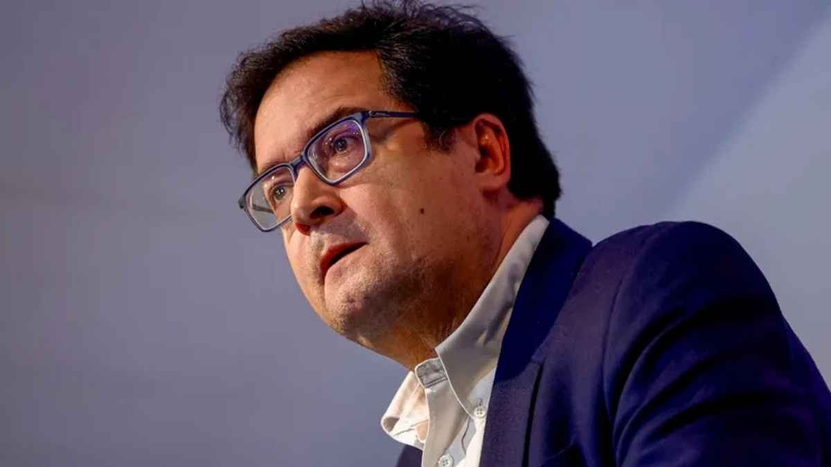Óscar López señala a Yolanda Díaz: “Estoy convencido de que no hace falta avisar a Díaz de cuáles son los tramos del IRPF" 