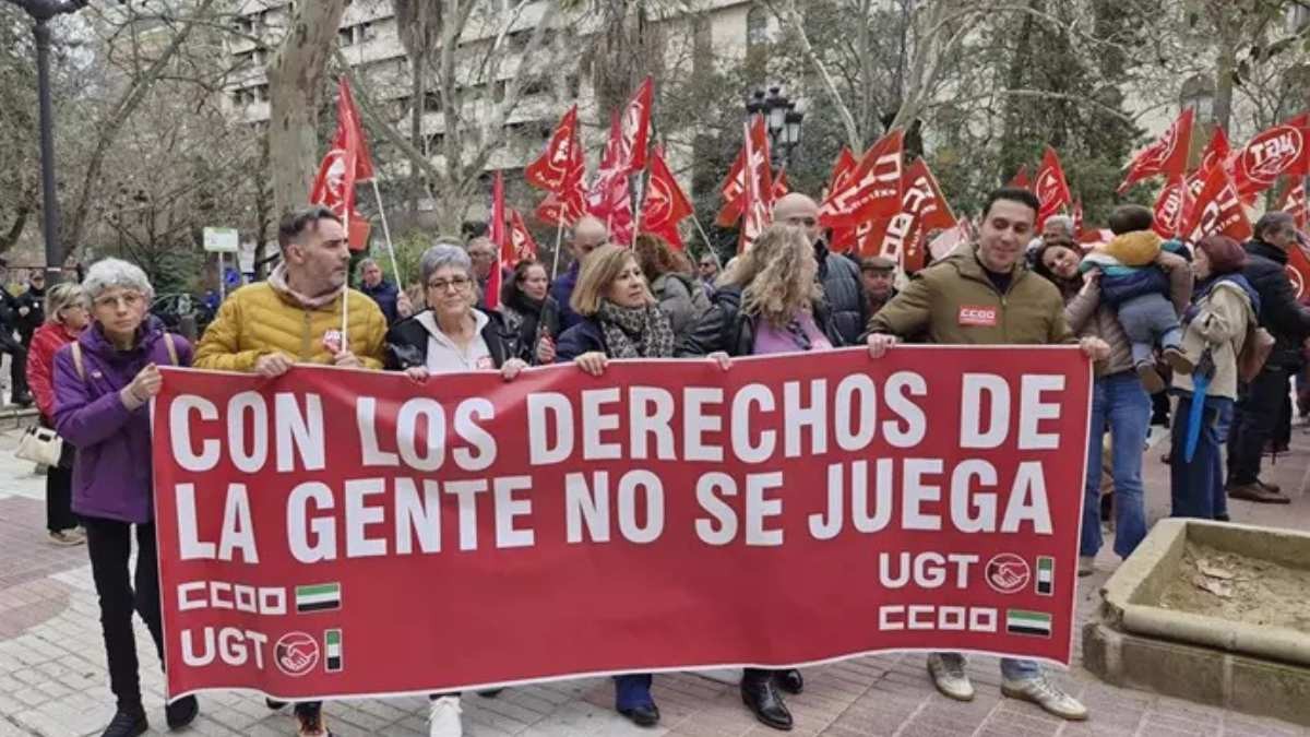 UGT y CC.OO. convocan una concentración estatal el próximo 4 de marzo para exigir la reducción de la jornada laboral a 37,5 horas