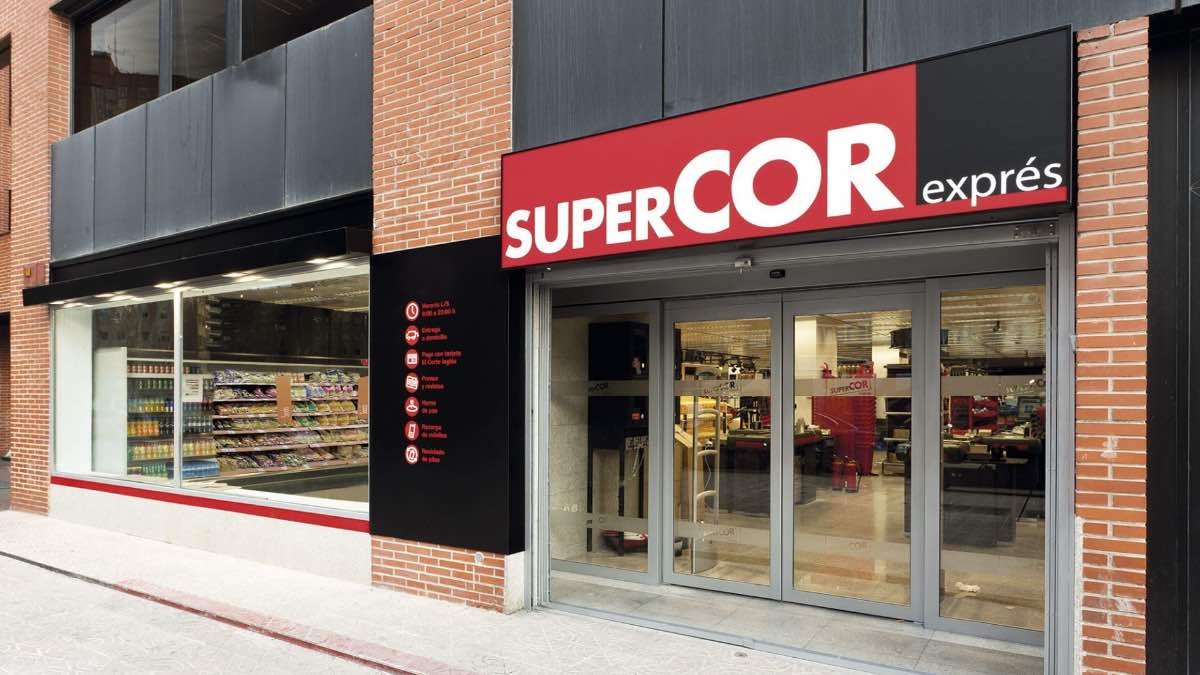 Una limpiadora de Supercor es despedida estando de baja laboral y la justicia lo declara nulo: deben readmitirla y pagarle 10.000 euros de indemnización