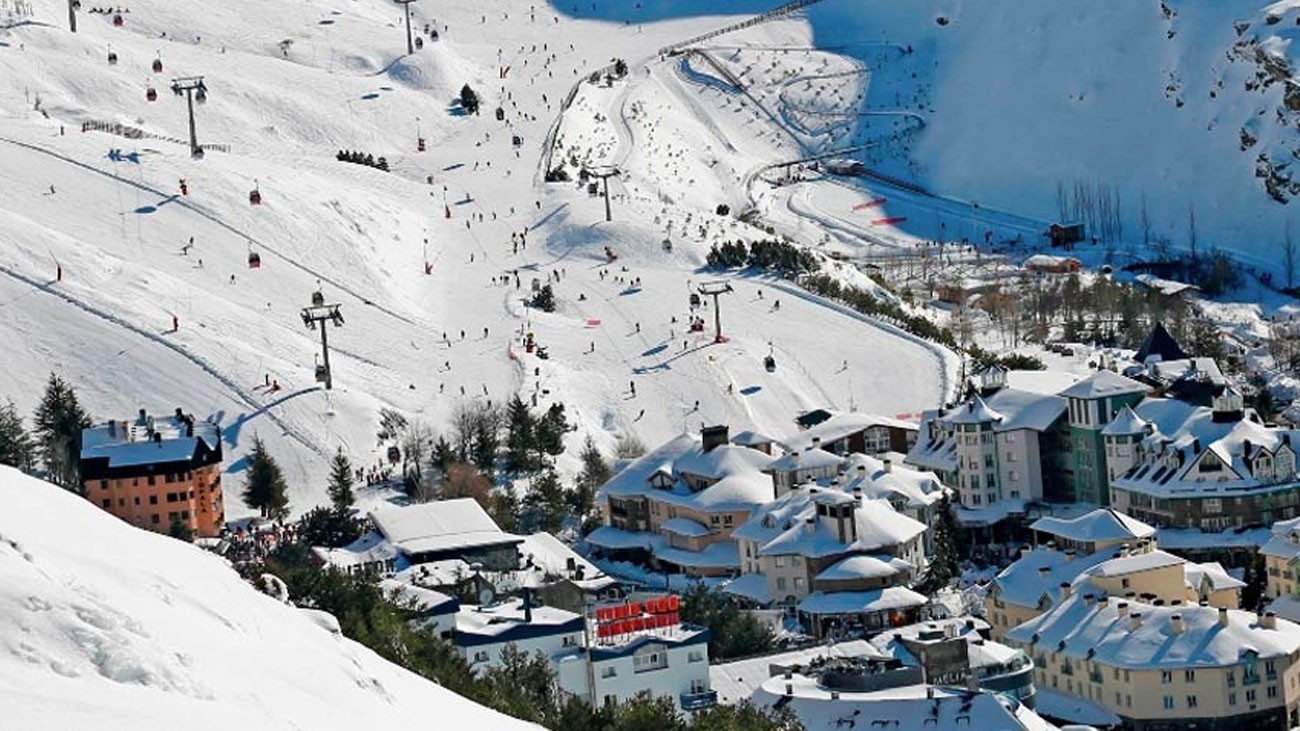 Cetursa: Convocatoria de 470 empleos públicos para trabajar en Sierra Nevada