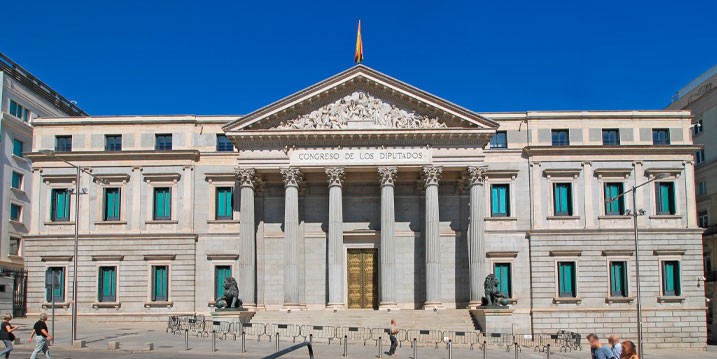 El Gobierno dará una prestación a aquellos padres sin opción de teletrabajo puedan cuidar a sus hijos