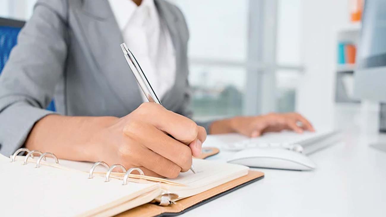 SAE: oferta de empleo en Málaga para 14 auxiliares administrativos