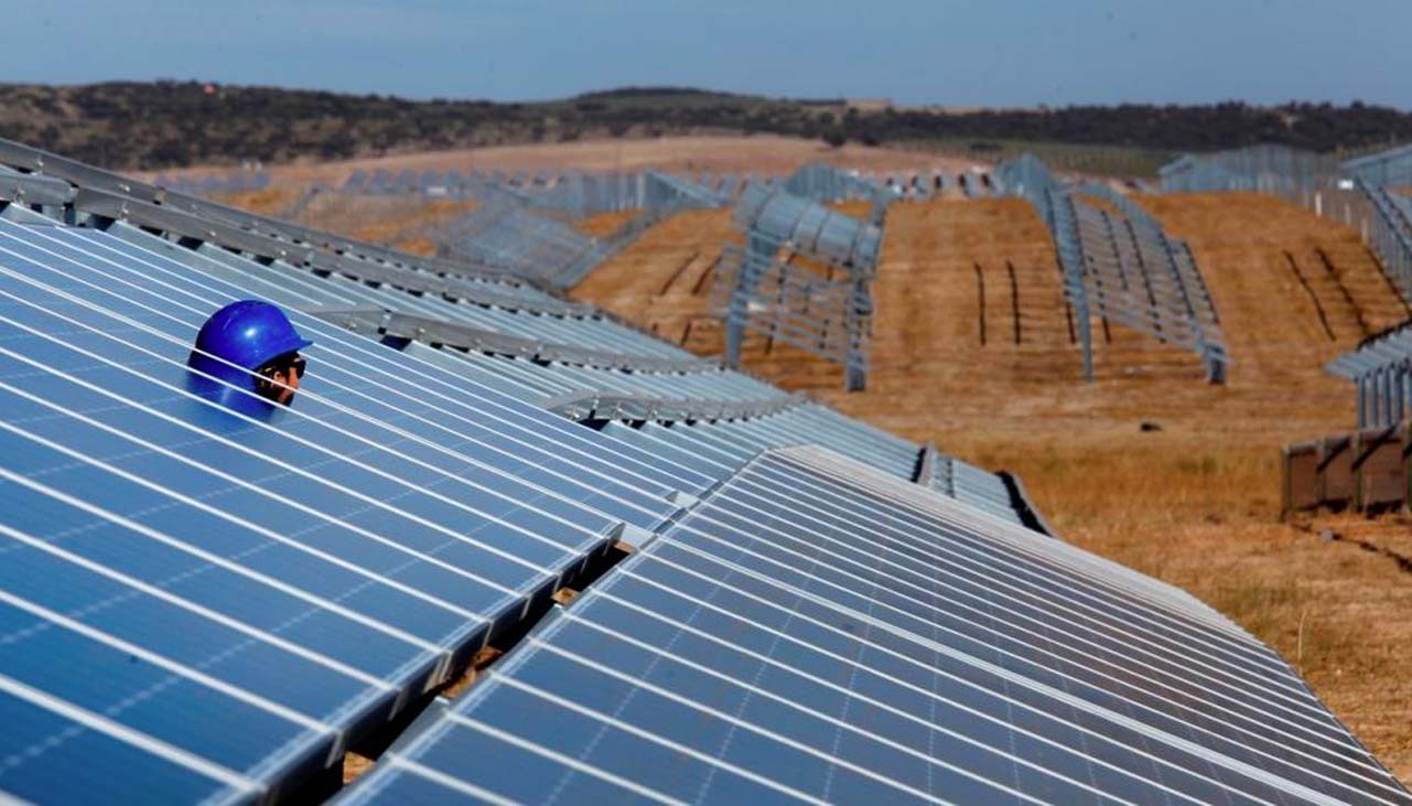 Creación de empleo en la construcción de una nueva planta fotovoltaica en Huelva