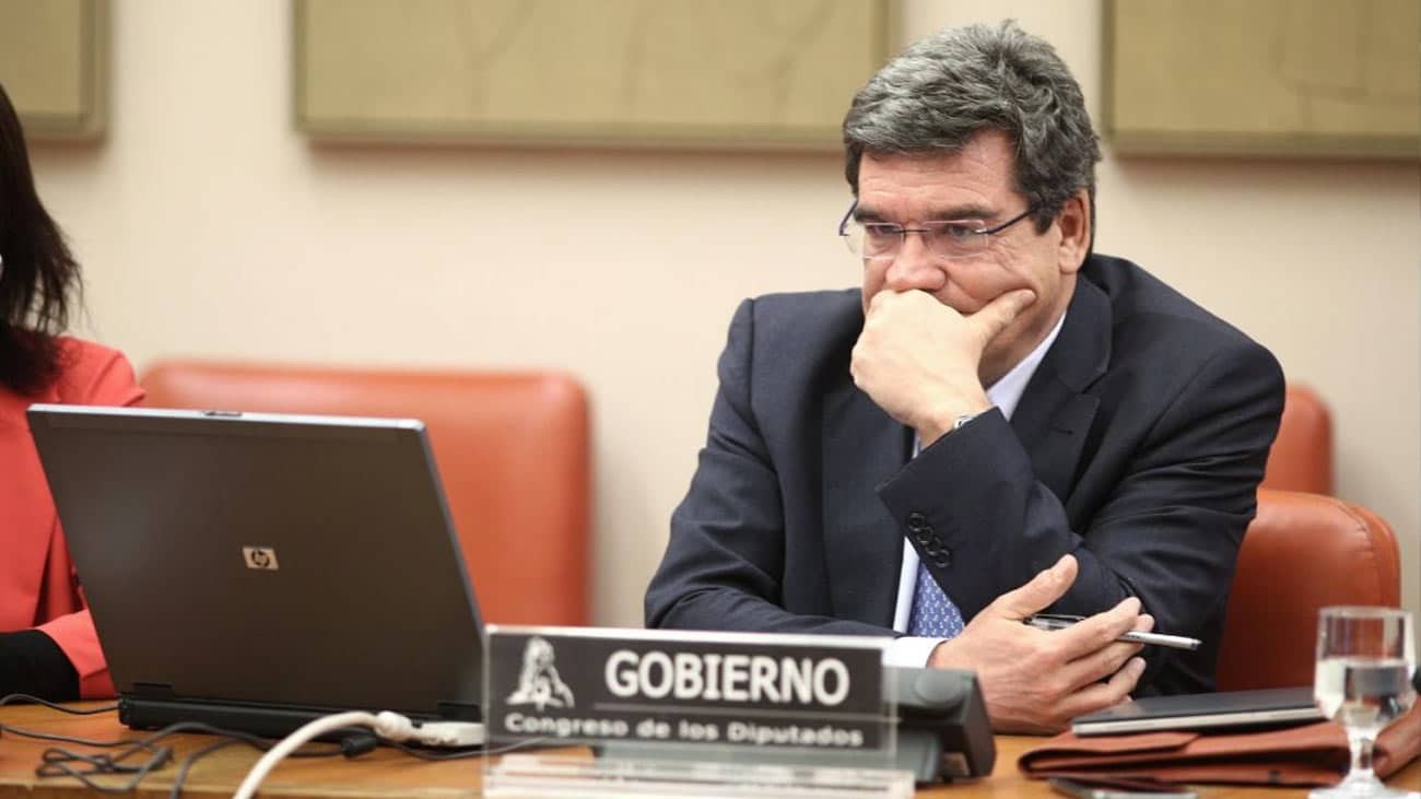 Escrivá dice que “no hay café para todos” en la prórroga de los ERTE más allá de septiembre
