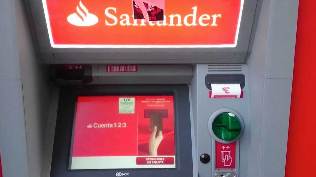 Correos servirá de cajero automático para los clientes del Santander