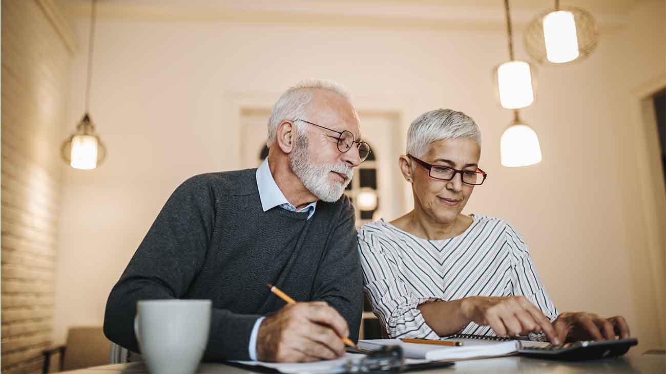 Cómo conseguir empleo con más de 50 años: teletrabajo, experiencia y curriculum vitae