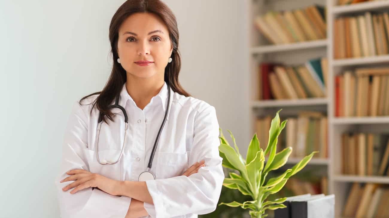 El BOE publica la convocatoria de 152 plazas para médicos inspectores del INSS