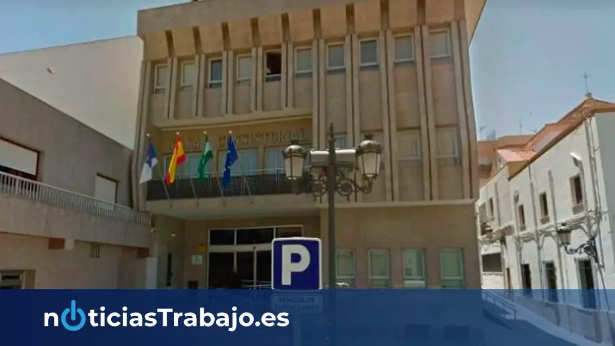 El ayuntamiento de Roquetas de Mar (Almería) creará 80 empleo públicos