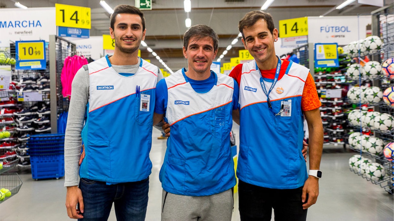 Decathlon oferta 650 empleos con sueldos de 1.200 euros euros y contratos indefinidos