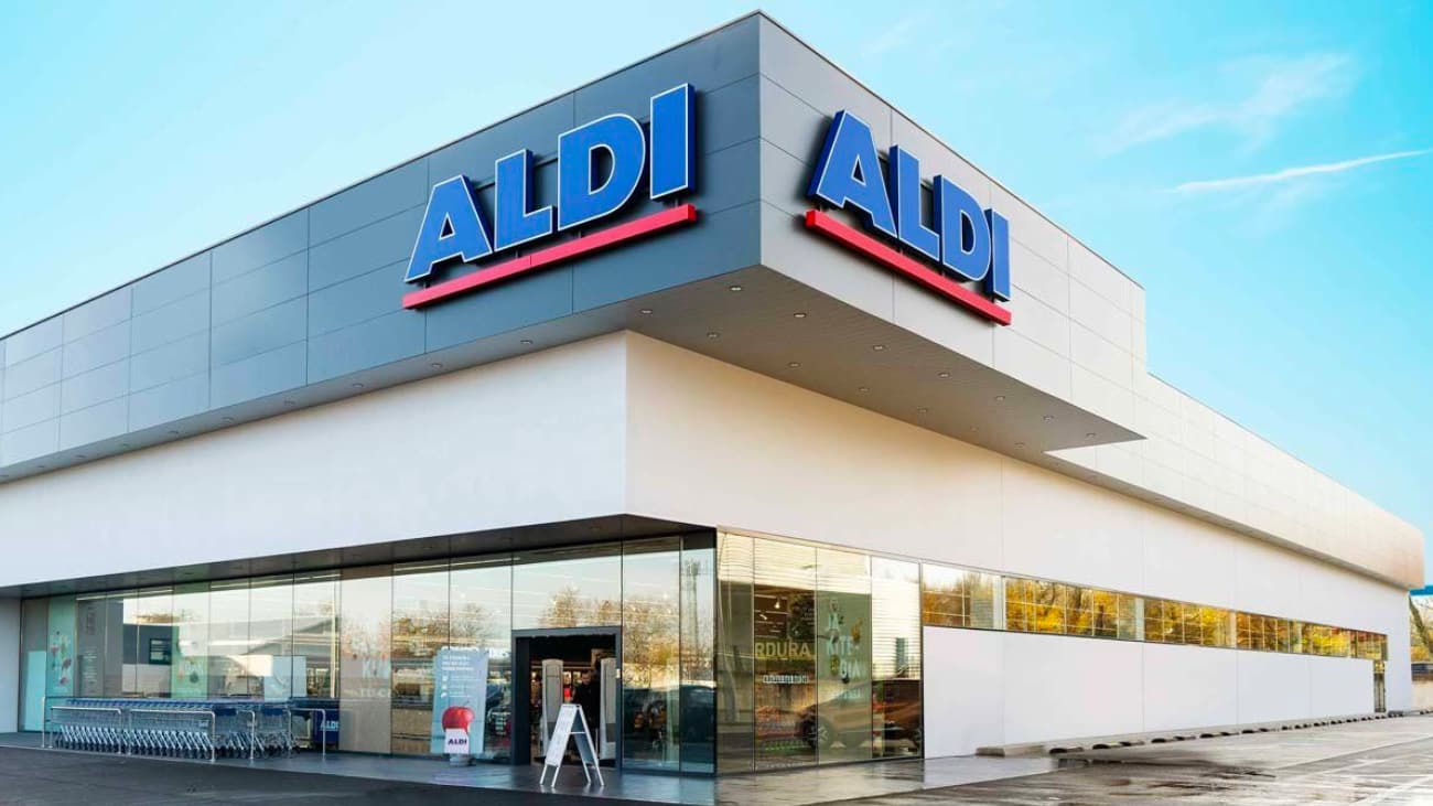 Aldi lanza a la venta hoy unos 'AirPods' muy similares a los de Apple por solo 9,99 euros