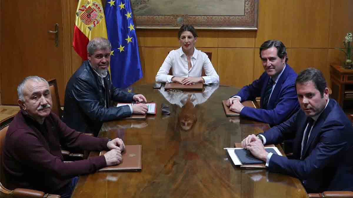 La prórroga de los ERTE comienza a negociarse el 6 de mayo