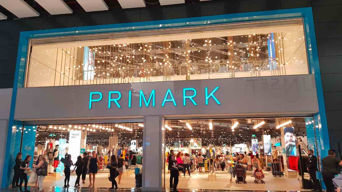 Primark saca a todos sus empleados del ERTE y abre una bolsa de empleo