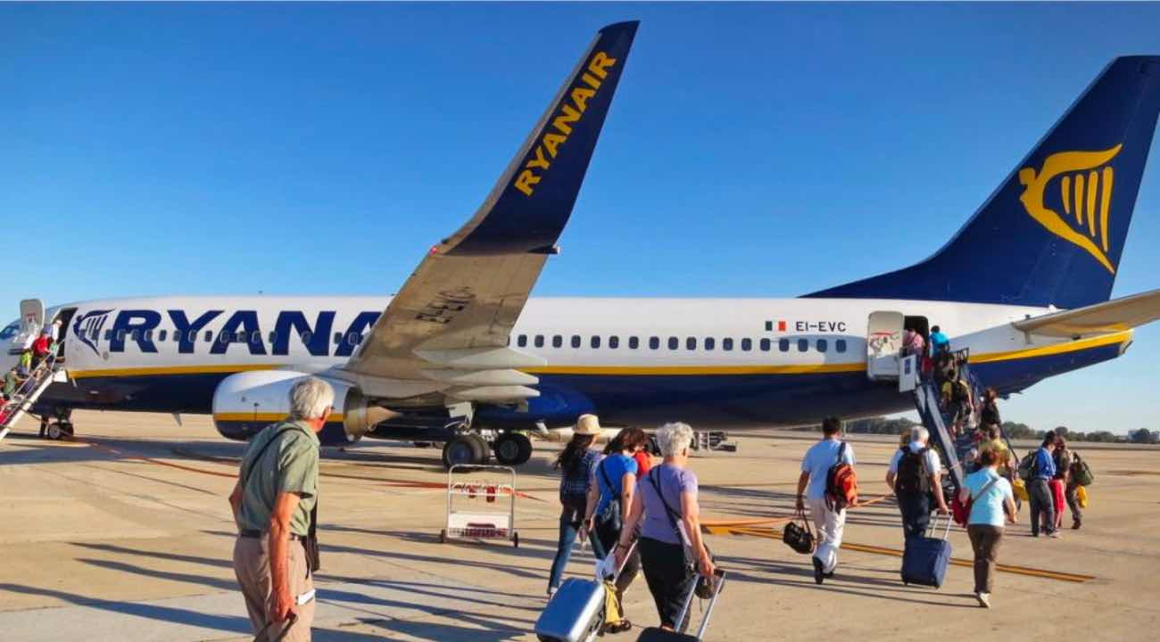Ryanair saca del ERTE a su plantilla en España y lanza nuevas vacantes para Tripulantes de Cabina