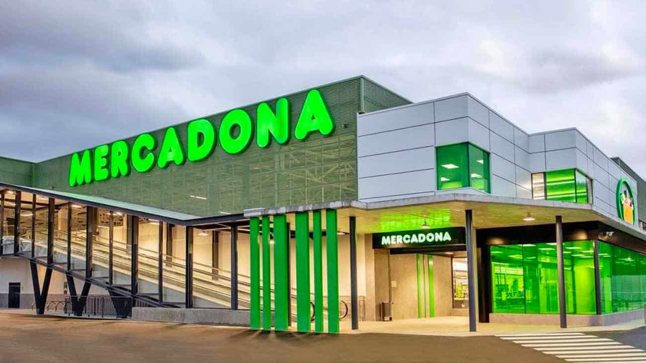 Así es la Agua de coco de Mercadona, la bebida baja en calorías por menos de 3 euros