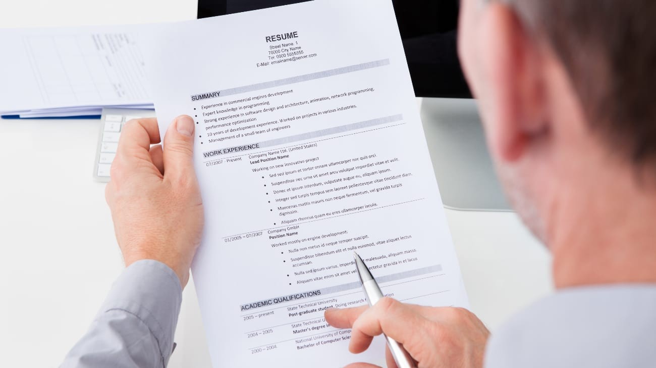 Las 6 razones por las que no debes de mentir en tu curriculum vitae