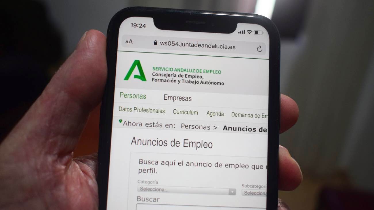 El SAE de la Junta de Andalucía ofrece 2.210 vacantes: cómo conseguir una