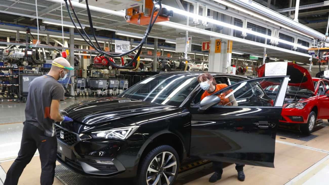 SEAT presentará un nuevo ERTE debido a la falta de microchips