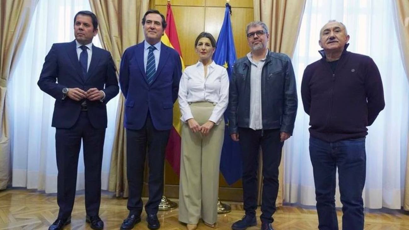 Gobierno y CCOO desmienten el acuerdo en la subida del Salario Mínimo Interprofesional