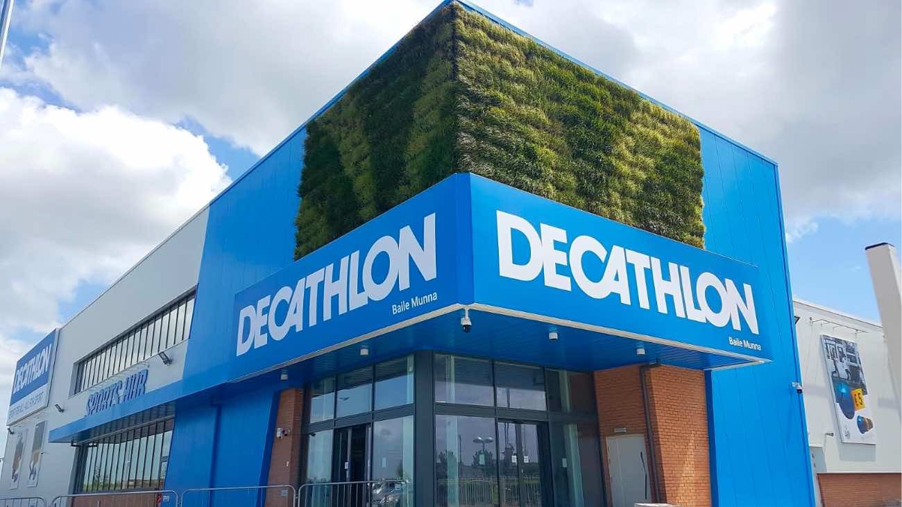Decathlon lanza 637 vacantes para candidatos con la ESO y sueldos de 1.289 euros
