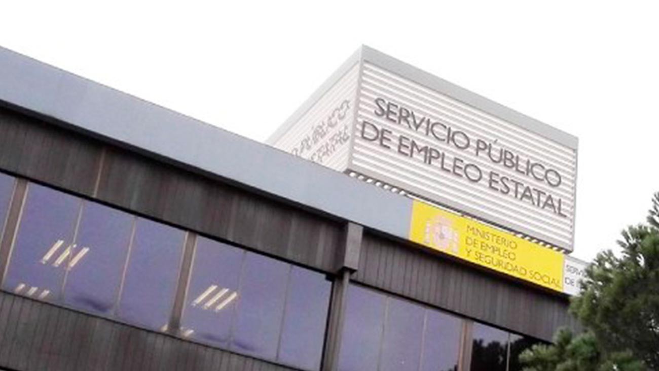 El SEPE aclara en qué casos se debe pedir la prestación por desempleo o el subsidio