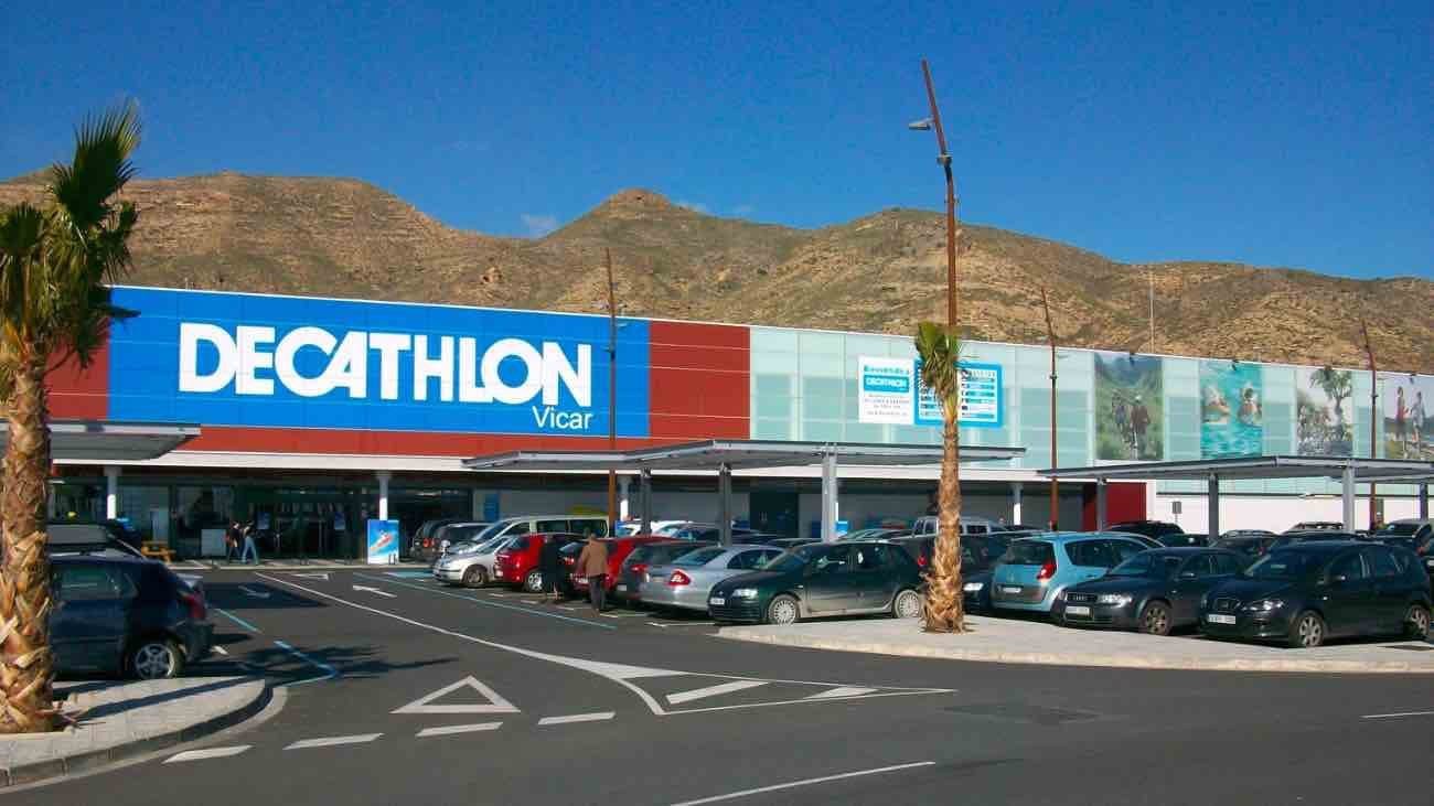 Decathlon vende los leggings con los que puedes guardar el móvil y las llaves