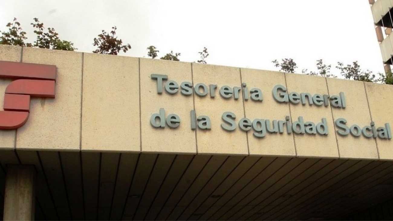 La Seguridad Social avisa: estas son las multas si no se actualiza el salario de las empleadas del hogar