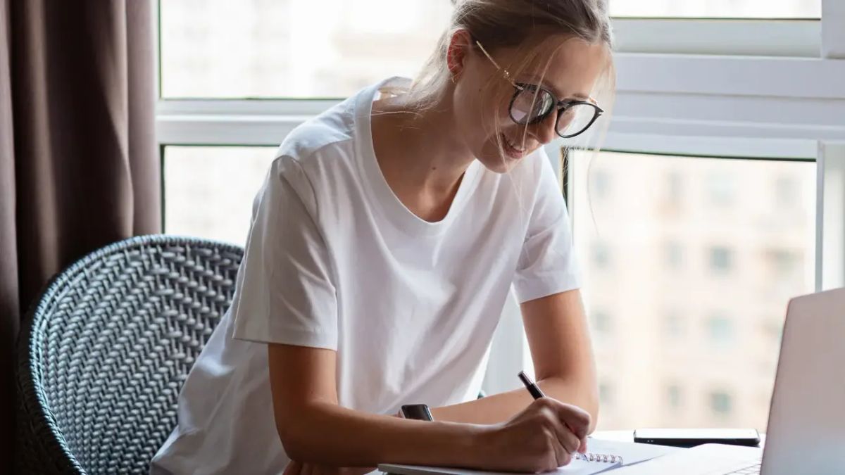 El SEPE y FUNDAE lanzan Digitalízate Plus: La plataforma con más de 600 cursos gratuitos