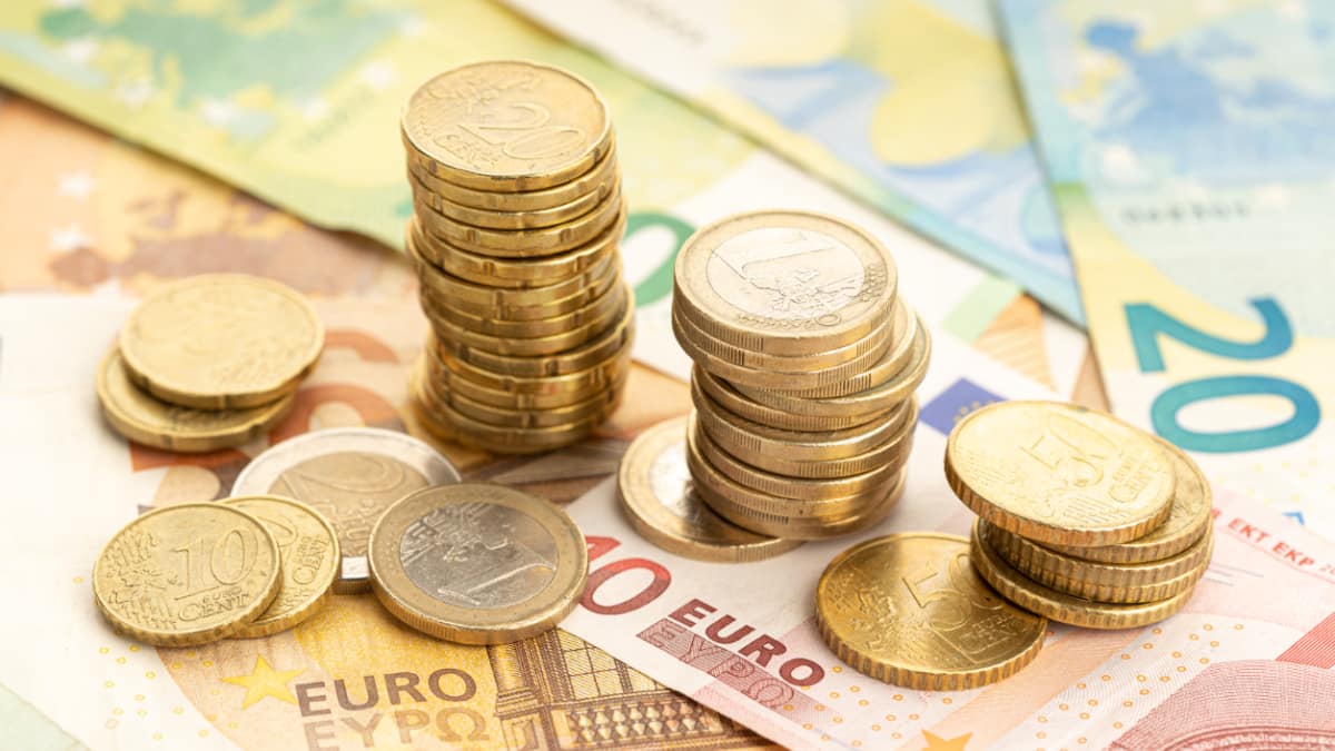monedas y billetes de euros