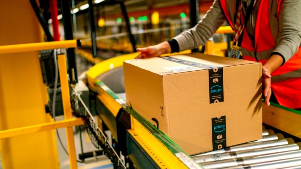 Empleo en Amazon: publica 25 vacantes de empleo para su centro Logístico en Madrid