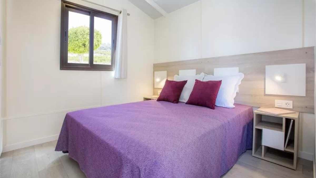Dormitorio principal de la casa prefabricada oasis