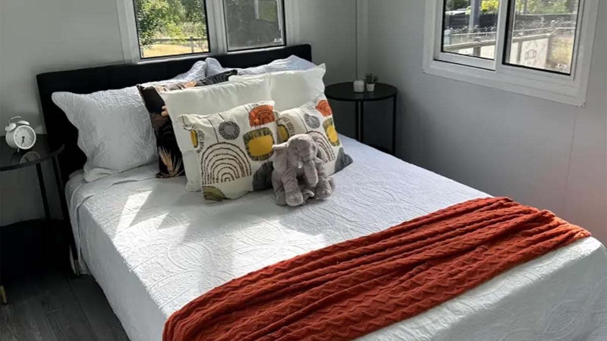 Dormitorio de la casa prefabricada de venta en Amazon